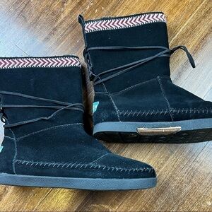 Toms Nepal Women’s Black Suede Faux Fur Aztec Moccasin Size 8 Apres Ski Gorpcore